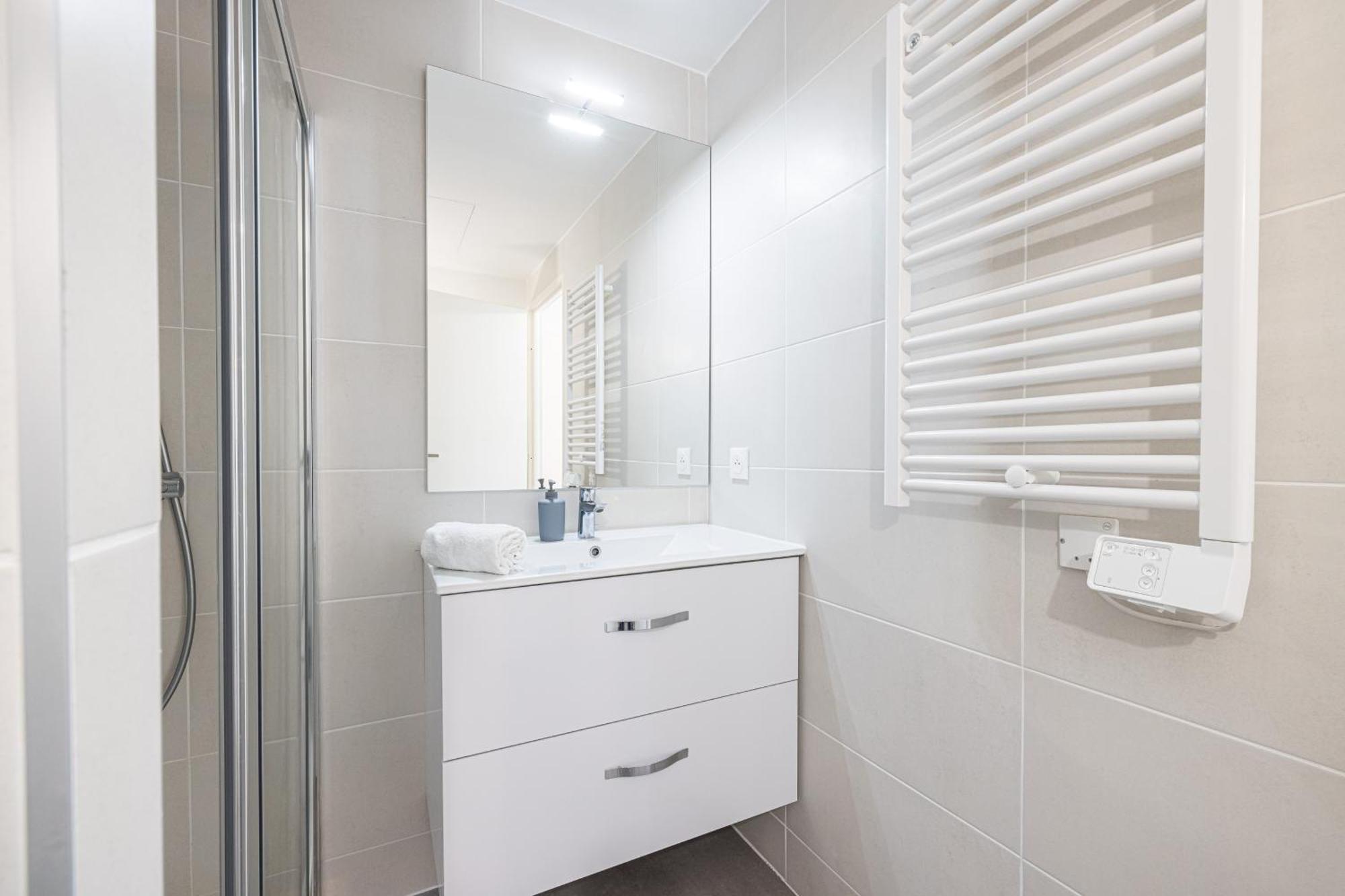 Queen Riviera : Climatisation, Parking, Terrasse *