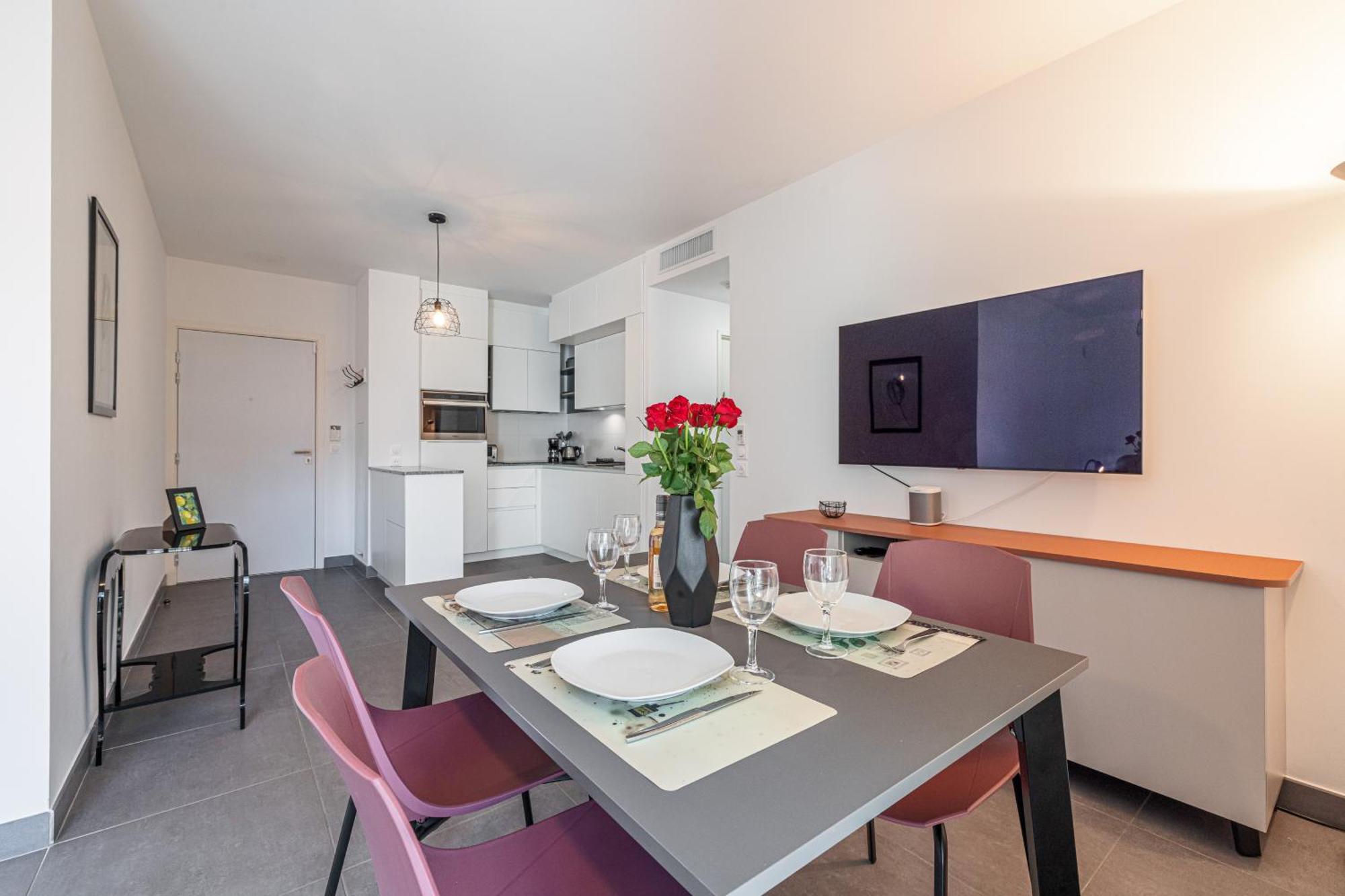 Queen Riviera : Climatisation, Parking, Terrasse * Menton