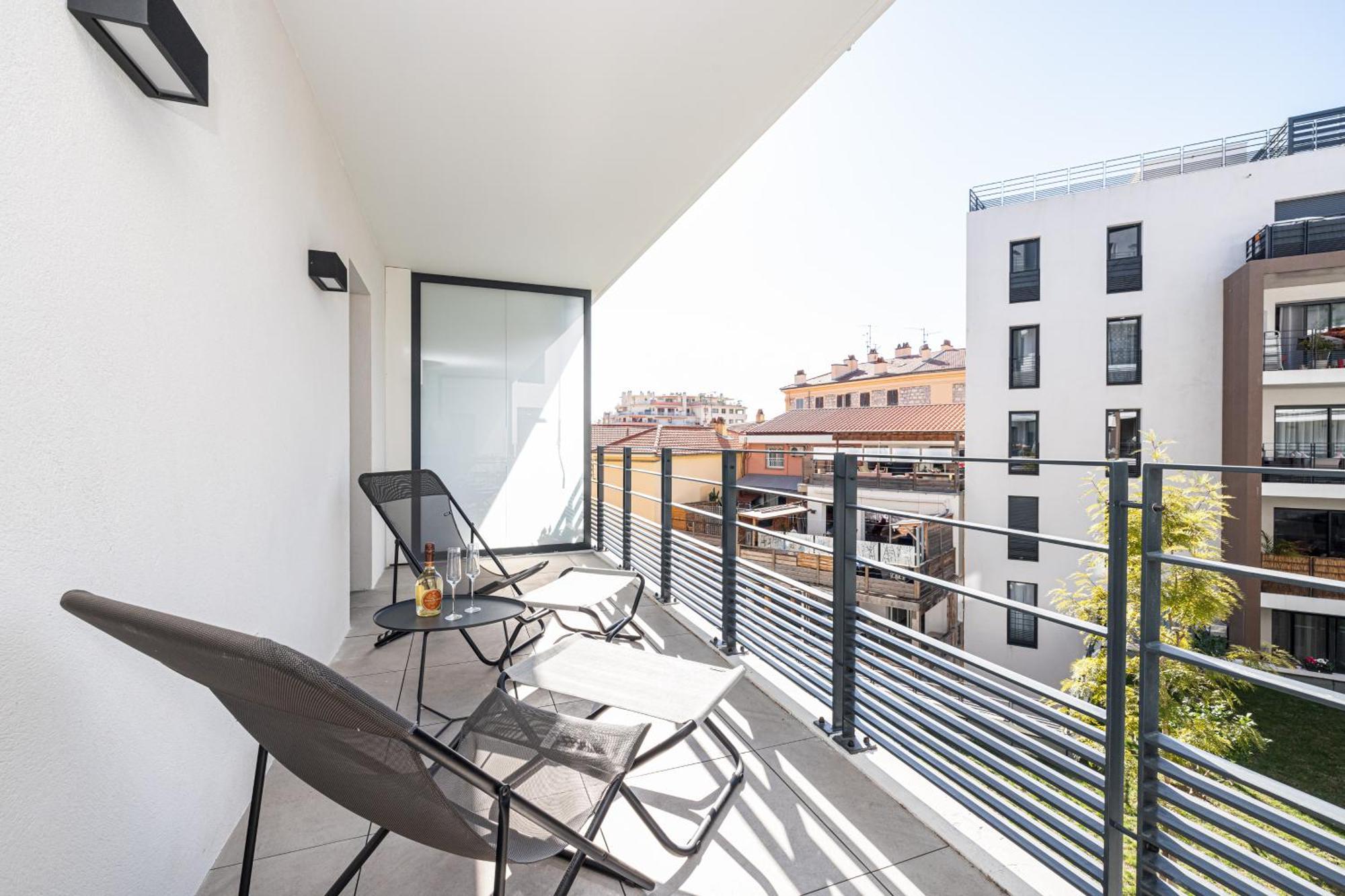 Queen Riviera : Climatisation, Parking, Terrasse Apartment *