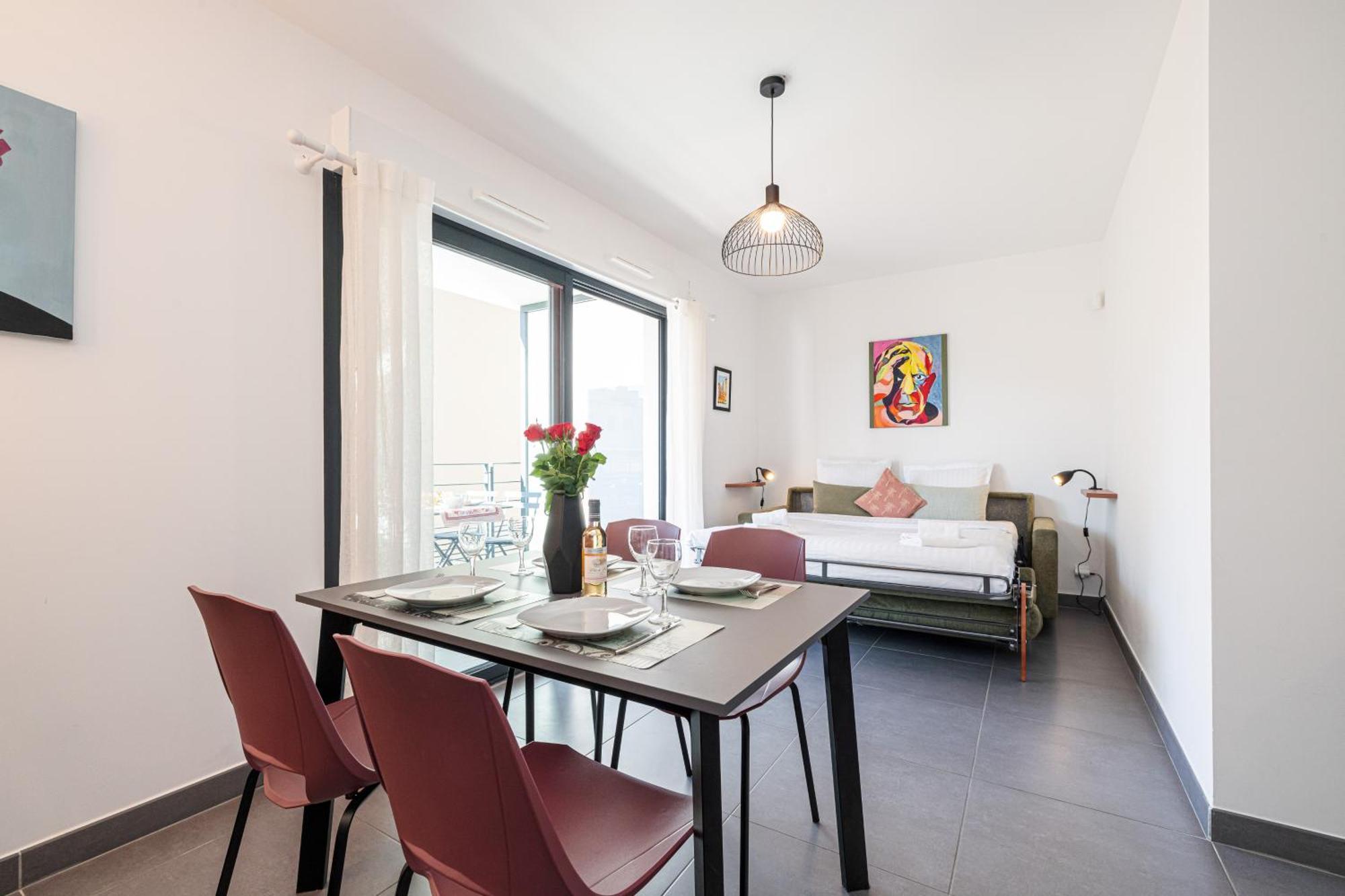 Apartment Queen Riviera : Climatisation, Parking, Terrasse